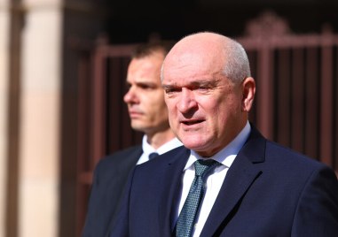 Димитър Главчев няма да получава заплата като министър на външните