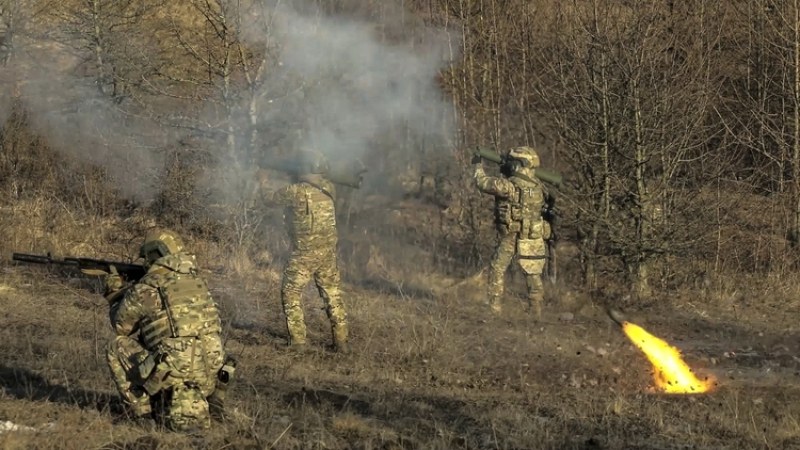 Руските сили са превзели украинското село Новобахмутовка в Донецка област. Селото
