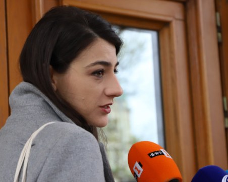 Прокуратурата проверява Лена Бориславова за измама с цел да стане Кирил Петков министър