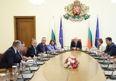 Министър председателят Димитър Главчев обсъди организацията на предстоящите избори с министрите