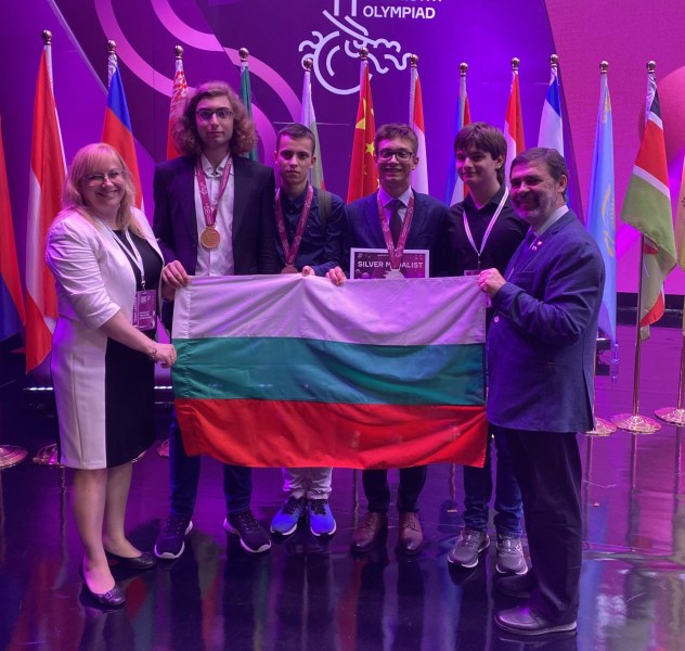 С пълен комплект медали се прибраха българските ученици след блестящо