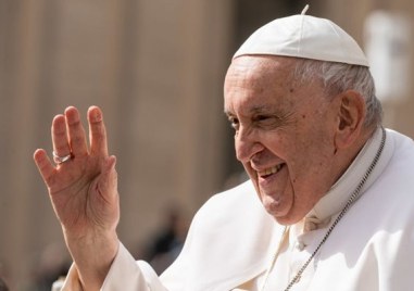  Папа Франциск осъди световната оръжейна индустрия като заяви че е ужасно