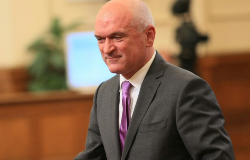 Министър-председателят Димитър Главчев разпореди да бъде отменено приетото вчера решение