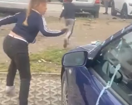 Деца заляха с боя колата на жена на паркинга на КАТ в Пловдив – отказала да им даде пари