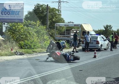 Катастрофа с моторист затруднява движението на пътя Карлово – Пловдив