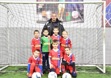 Асеновец Асеновград набира футболисти за Детско юношеската школа написаха от