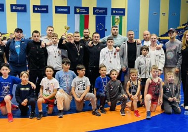 Борците на Локомотив Пловдив завършиха с 10 медала от 2 ия