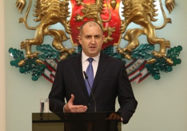 Държавният глава Румен Радев пристигна на официално посещение в Баку