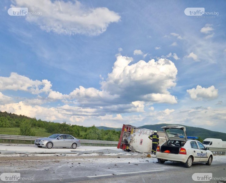 За катастрофа на автомагистрала Тракия сигнализираха читатели на TrafficNews. Инцидентът