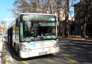 Четири автобуса са с променен маршрут след затварянето на движението