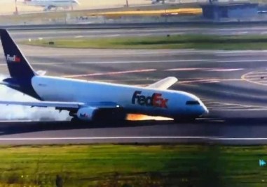 Товарен самолет е направил аварийно кацане на летището в Истанбул
