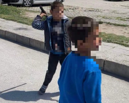 Децата, заляли с боя кола в Шекер Махала до КАТ, заплашвали с тухли и прът друга жена