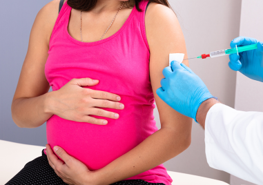 24 бременни жени са били ваксинирани срещу коклюш днес  Те са