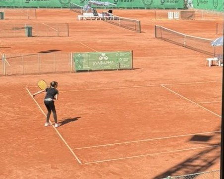 Девет българчета се класираха за четвъртфиналите на сингъл на турнир до 12 г. от Тенис Европа в Пловдив