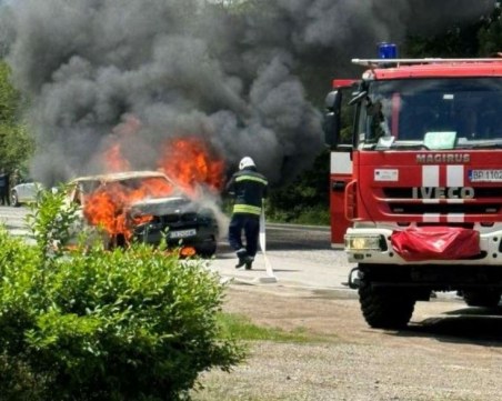 Кола се подпали край Враца