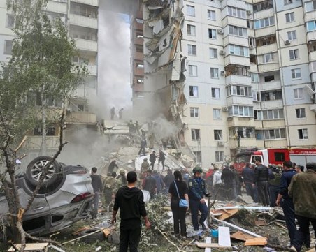 Блок се срути след украинска атака в Белгород, има жертви