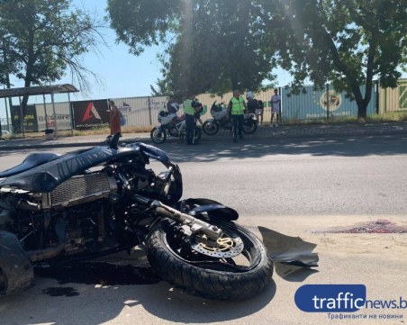 Мотоциклетист загина след удар в стълб в Перник