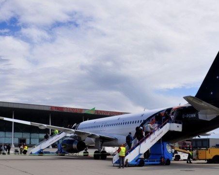 Започват преговори за авиолиния Мадрид-Пловдив