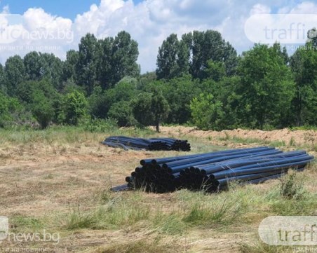 Четирима обраха нива в Стряма, взеха маркучи за 10 000лв.