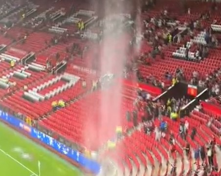 ''Олд Трафорд'' протече