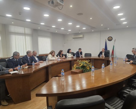 Областният управител на Пловдив събра прокуратура, полиция и ДАНС за изборите
