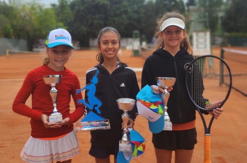 Млада пловдивска тенисистка Никол Бюлбюлева спечели титлата на турнира от
