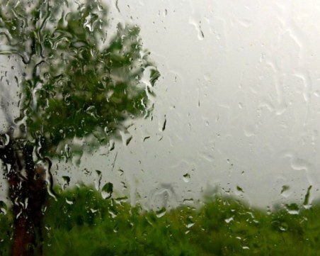 Май ще бъде хладен и дъждовен