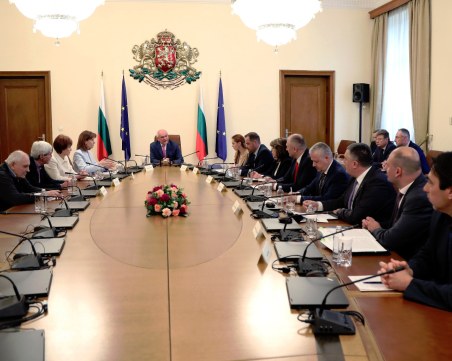 Премиерът Главчев проведе работна среща с ЦИК