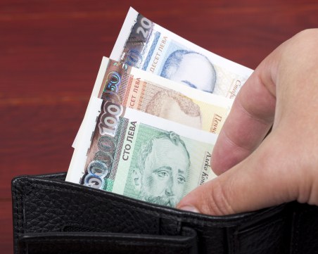 С 3,5% нараства средната работна заплата