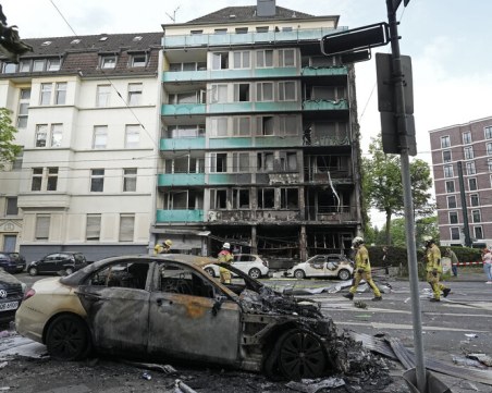 Голям пожар в жилищна сграда в Германия! Трима са загинали, а 16 са в болница