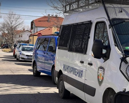 Полицаи обсадиха къщата на Караджов в Пловдив, казал на адвоката си, че няма какво да губи