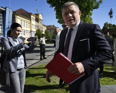 Словашкият премиер Роберт Фицо е дошъл в съзнание