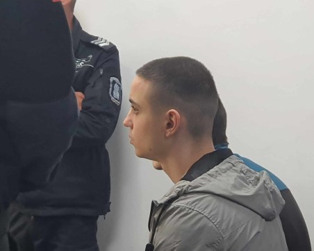 Вуйчото на Митко от Цалапица към Бизюрев и близнаците: Дупката съм ви я запазил и за тримата!