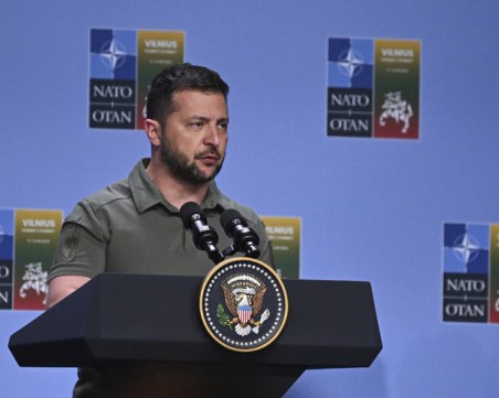 Зеленски посети Харков в разгара на руското настъпление