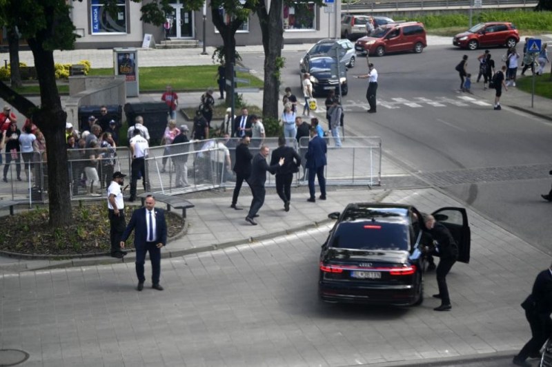 На покушителя, който простреля словашкия премиер Роберт Фицо, бе повдигнато обвинение