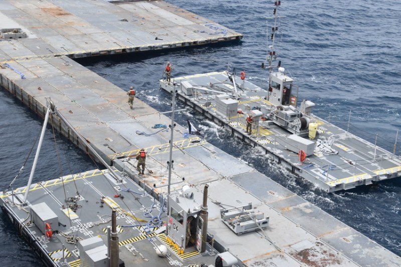 Американските въоръжени сили завършиха изграждането на плаващо пристанище край ивицата