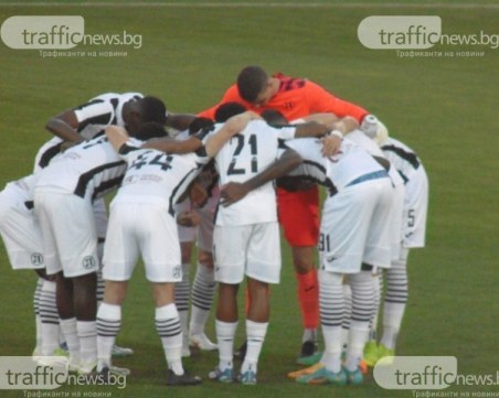 Локо приема Левски в мач за чест