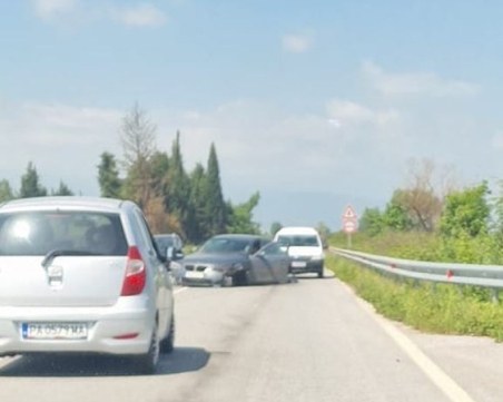 Две коли катастрофираха в Пазарджишко