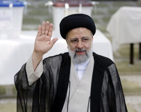 Иранският президент е загинал при катастрофата с хеликоптер