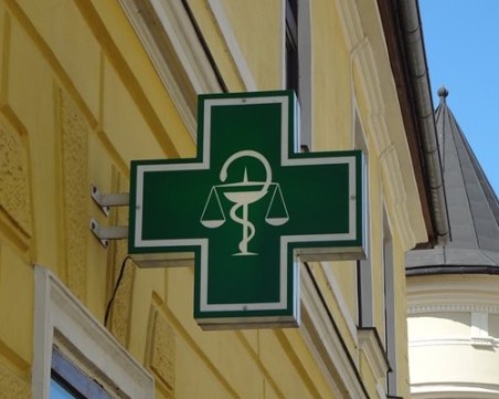 Задържаха психично болен мъж, потрошил аптека