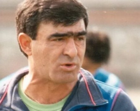 Легендата Атанас Драмов празнува рожден ден днес