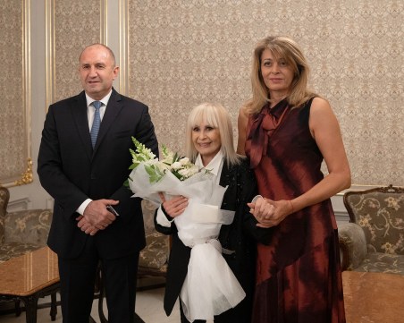 Лили Иванова получи Почетния знак на президента