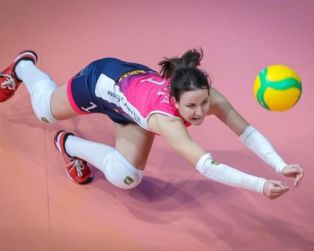 Най-успешната волейболистка на Марица Жана Тодорова остава при шампионките и за новия сезон