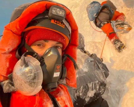 Трета българка стъпи на Еверест