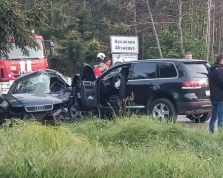 Жената, пострадала при катастрофата с кола на НСО, вече диша сама и е контактна