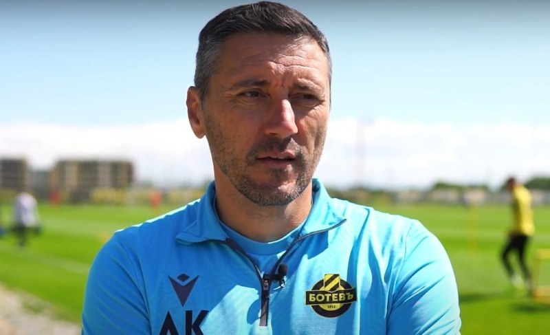 Треньорът на Ботев (Пловдив) Душан Керкез ще подпише нов договор