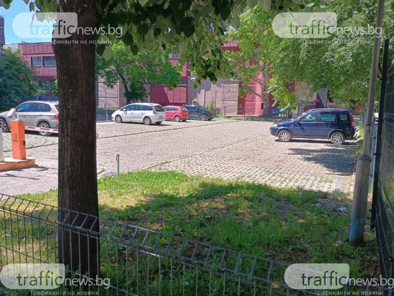 Община Пловдив си взима паркинга до „Евмолпия”, наемателят маха бариерите и автомата