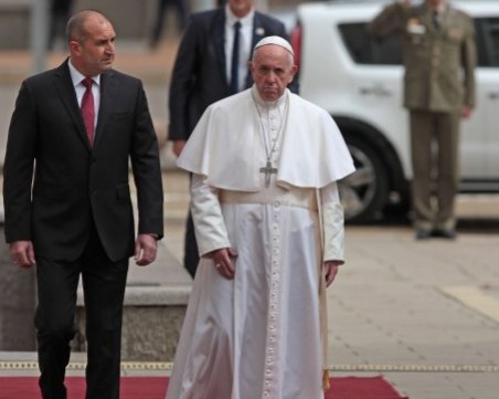 Президентът Радев заминава за Ватикана за аудиенция при папа Франциск