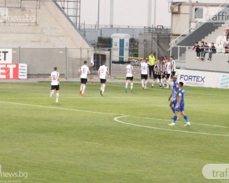 Вижте стартовите състави на Локо и Лудогорец