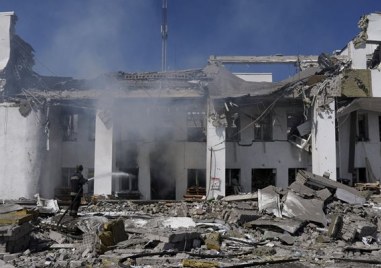  Руско нападение в украинския град Харков отне живота на двама